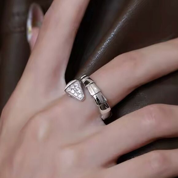 The Sparkling Serpent Ring in sterling silver and lab created diamonds sz 6.5 - Picture 11 of 13